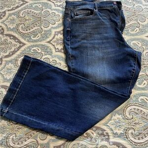 Judy Blue Delaney Trouser Hem Jeans